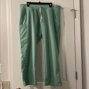 Figs “Jade Green” Kade petite cargo scrub pants